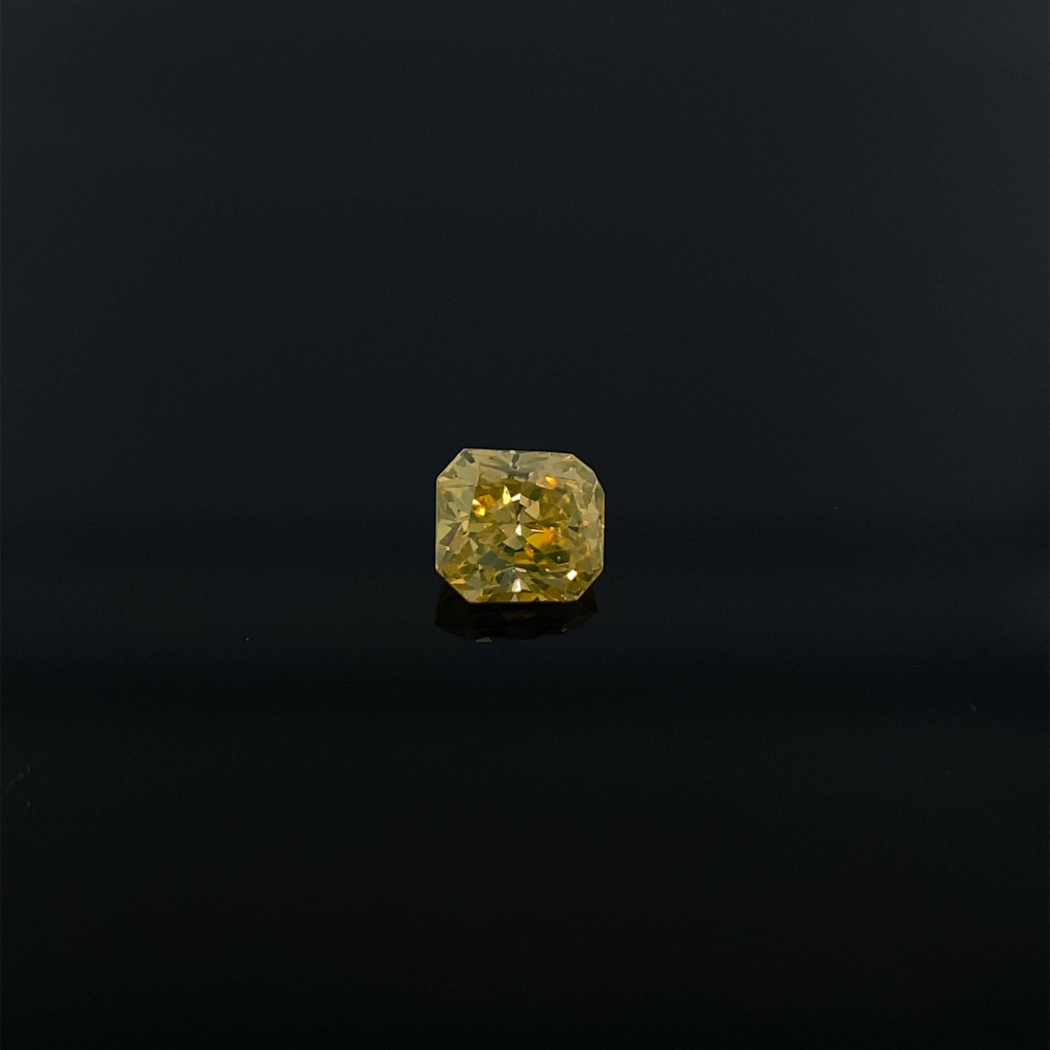 Żółty diament Fancy Intense Greenish Yellow 0,20 Ct / VS2