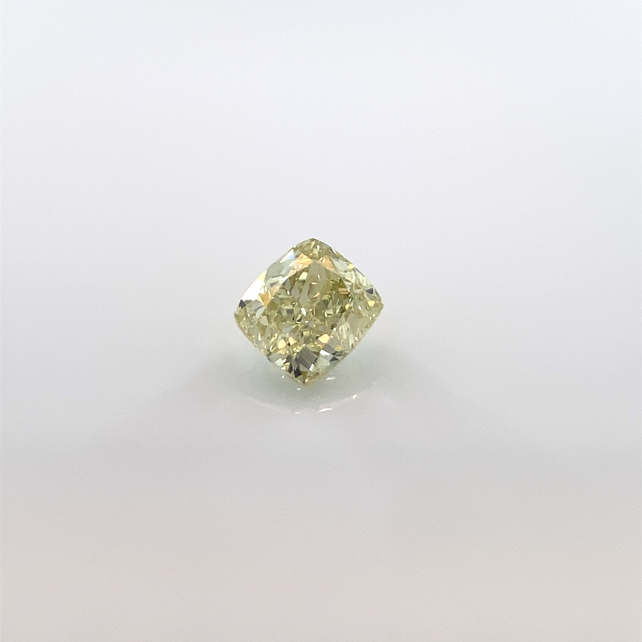 Żółty diament Fancy Yellow 0,35 Ct / VVS2