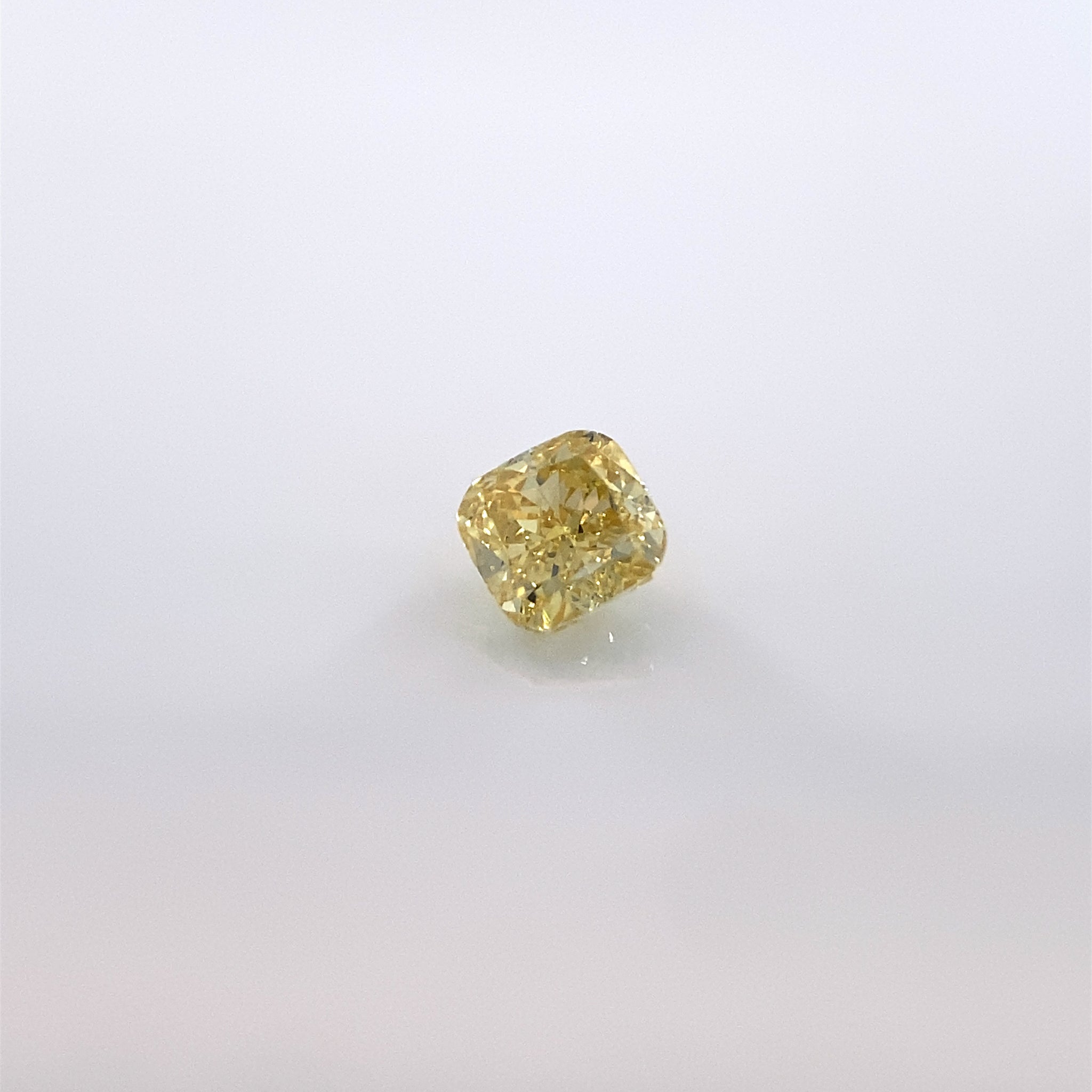 Żółty diament Fancy Intense Yellow 0,22 Ct / VS2