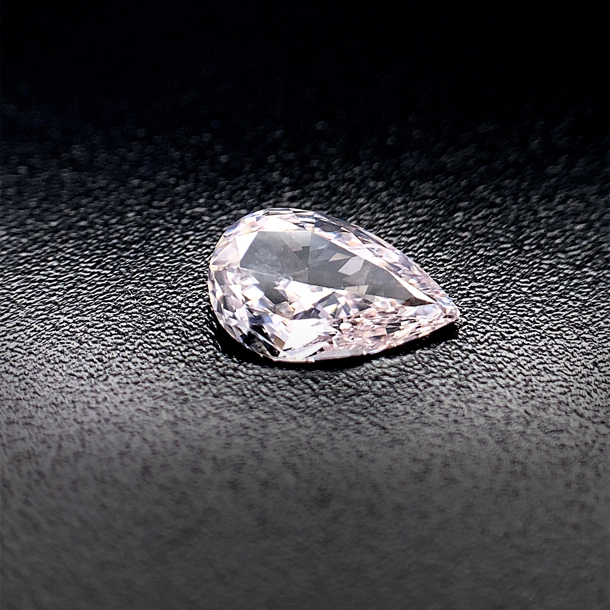 Różowy diament Very Light Pink 0,36 Ct / VVS2